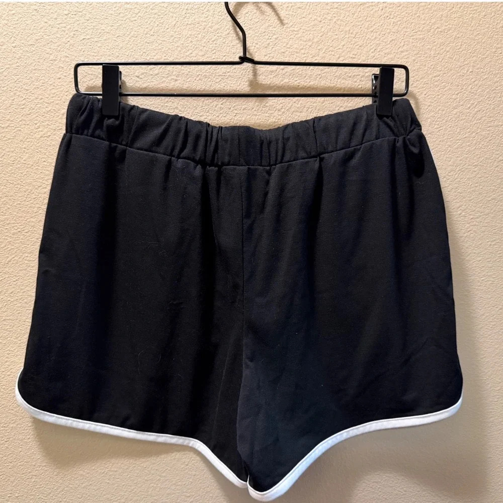 Sunshine & Rodeos Essentials Black Dolphin Shorts White Trim NWT Size M
